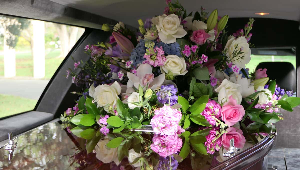 Funeral flowers greasby