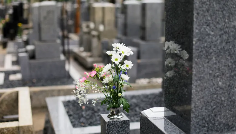 memorial services in wirral, image of granite headstone